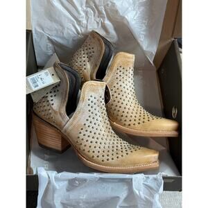 Ariat Dixon Studs Western Booties Women's Size 8 Medium Width (Old West Tan)